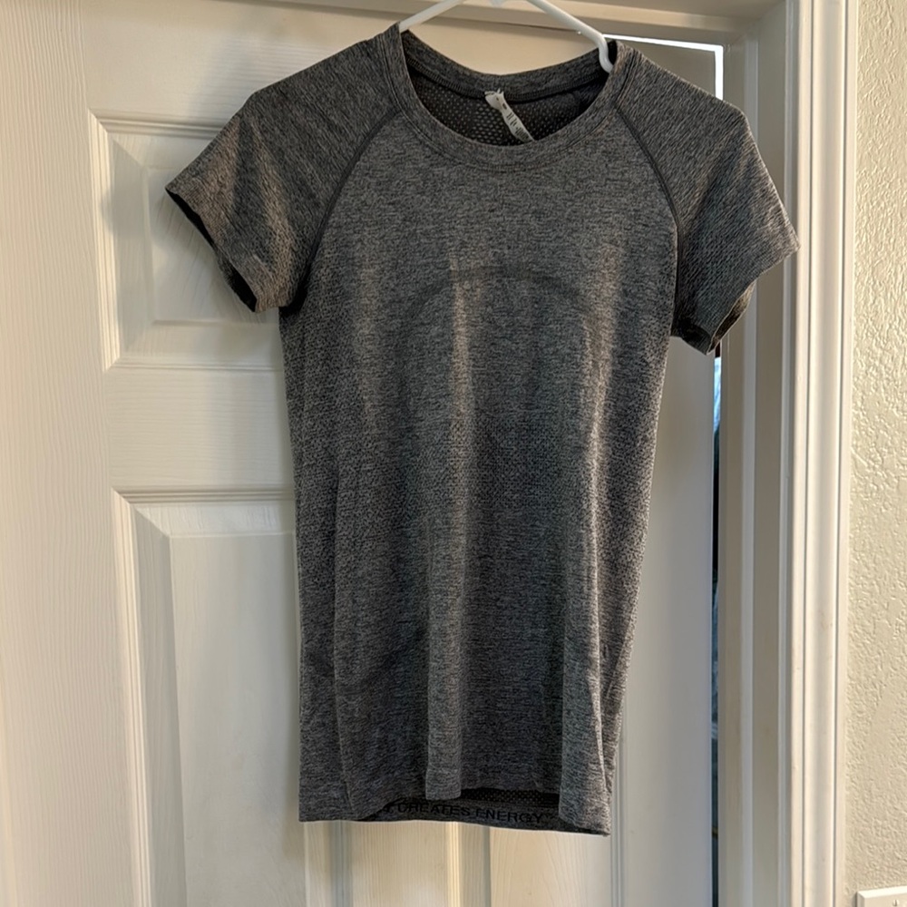 Lululemon Athletica Fitted Black Short Sleeve Tee